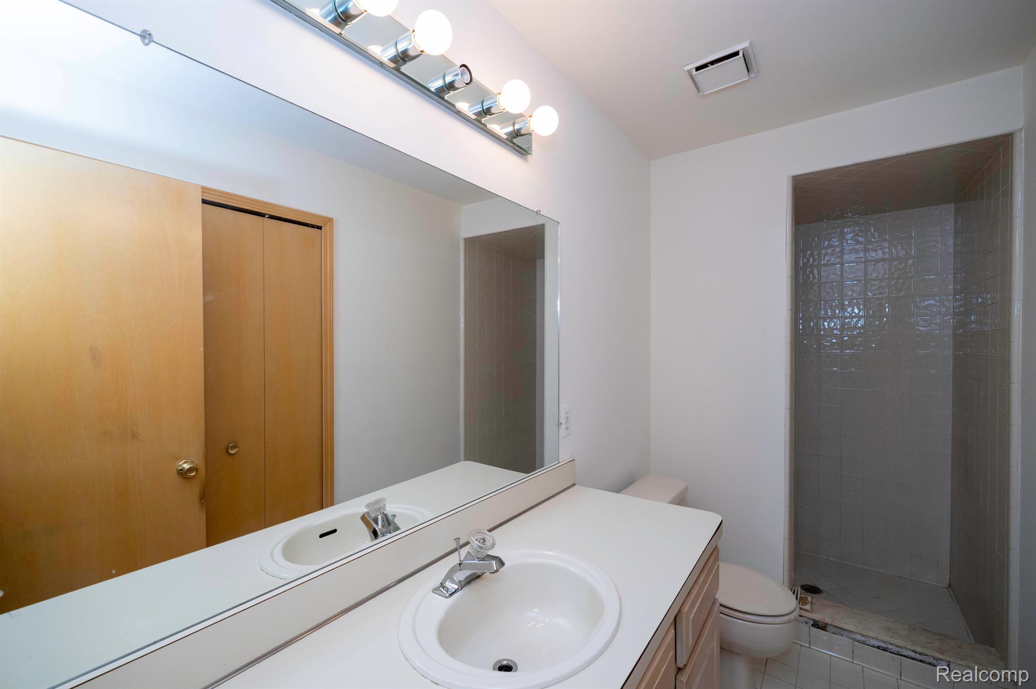 36464 HARNESS CIRCLE