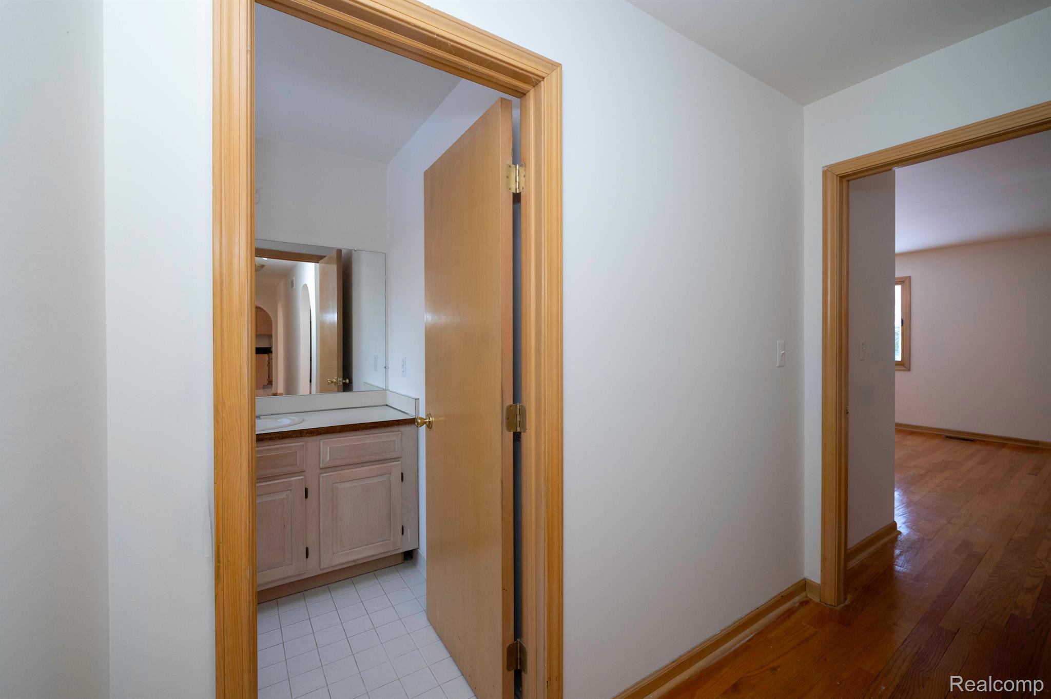 36464 HARNESS CIRCLE