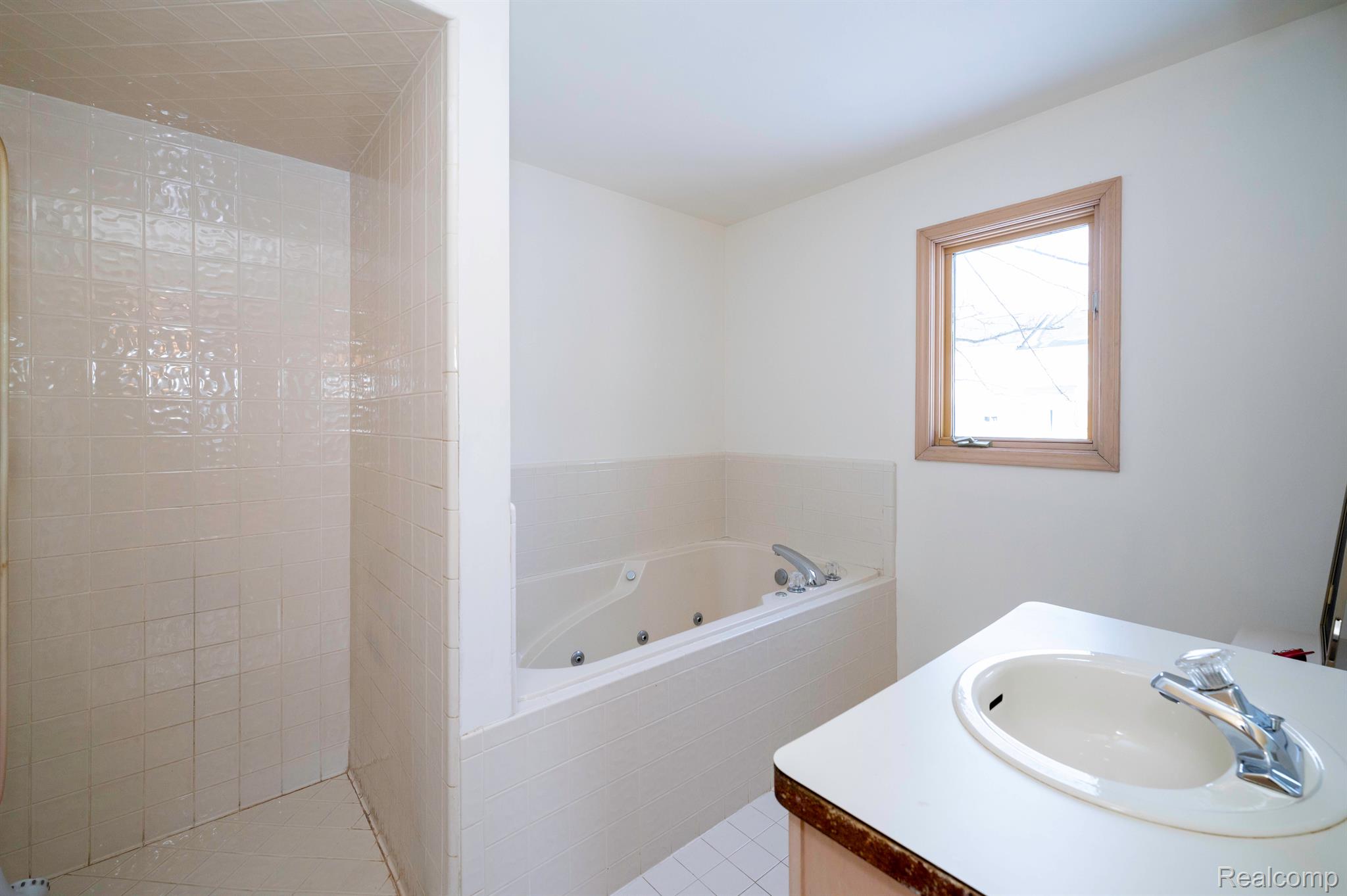 36464 HARNESS CIRCLE