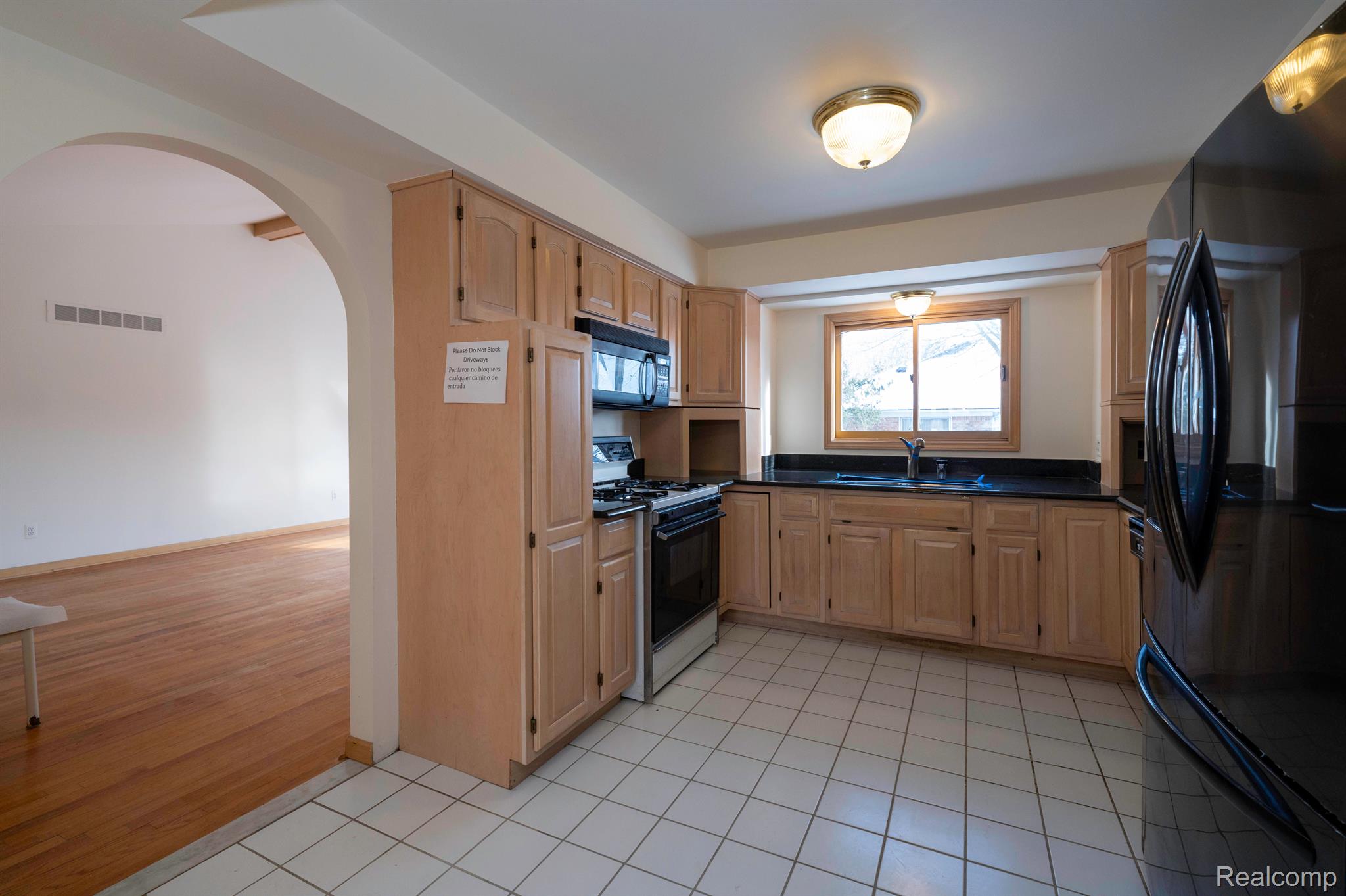 36464 HARNESS CIRCLE