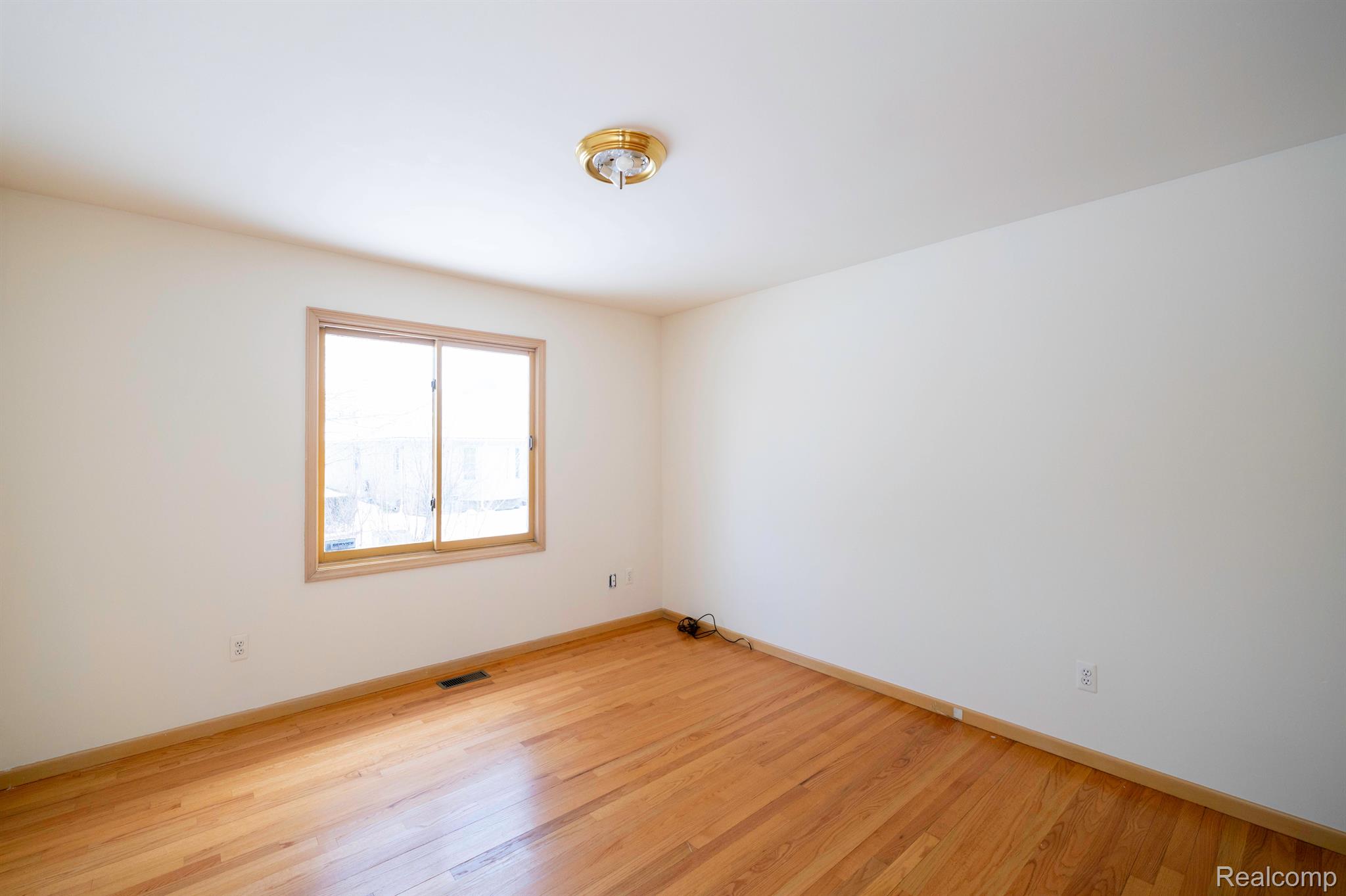 36464 HARNESS CIRCLE