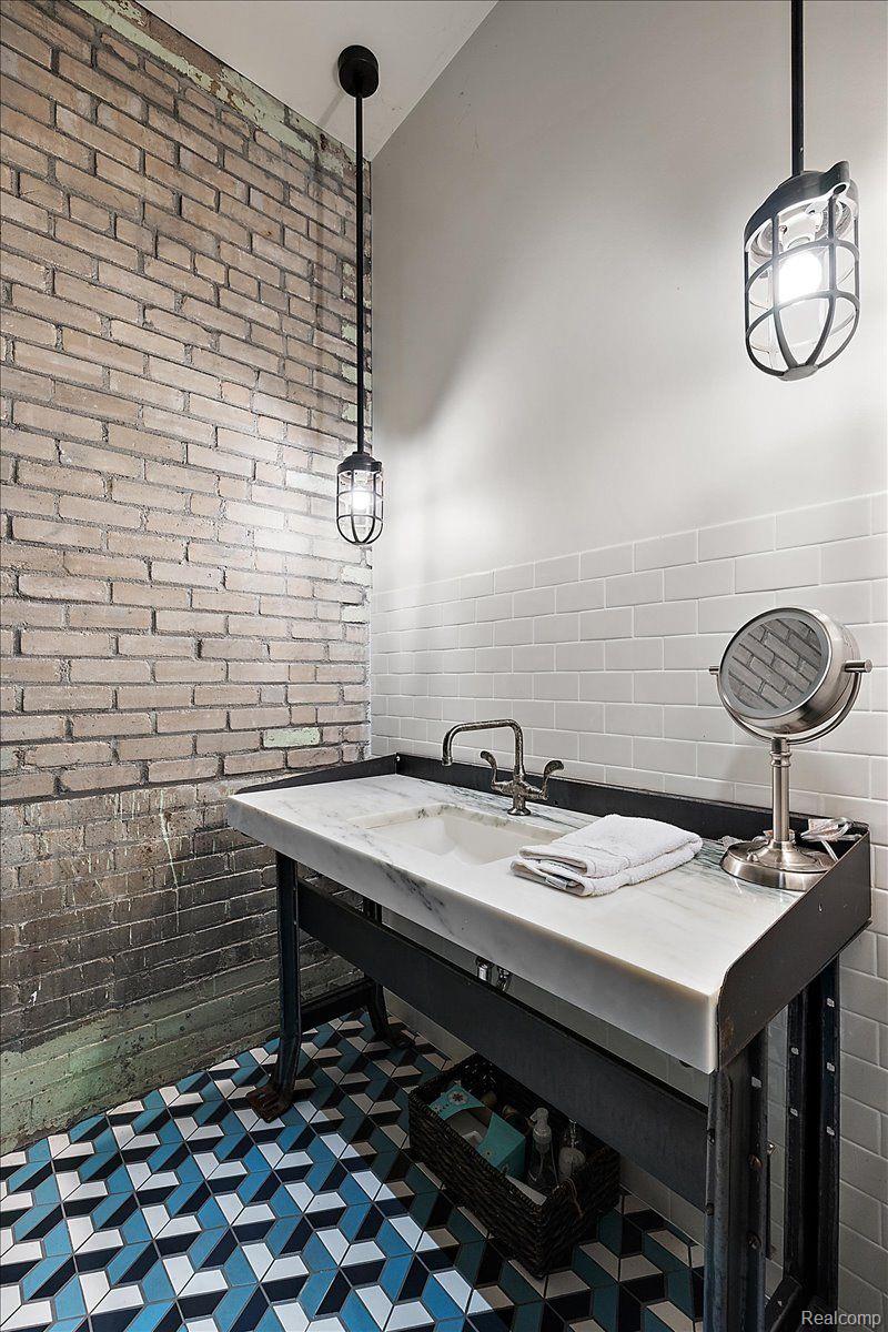 5137 Trumbull Street