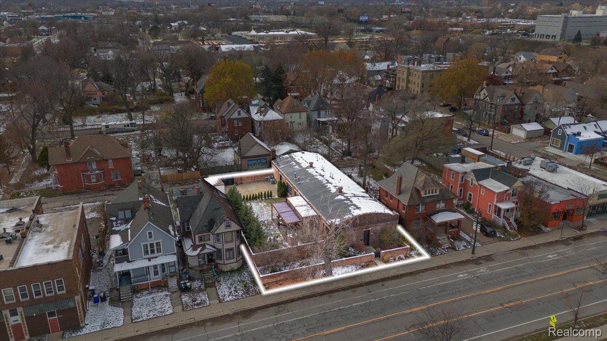 5137 Trumbull Street