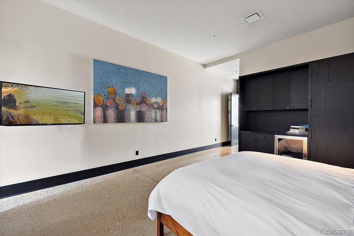 5137 Trumbull Street