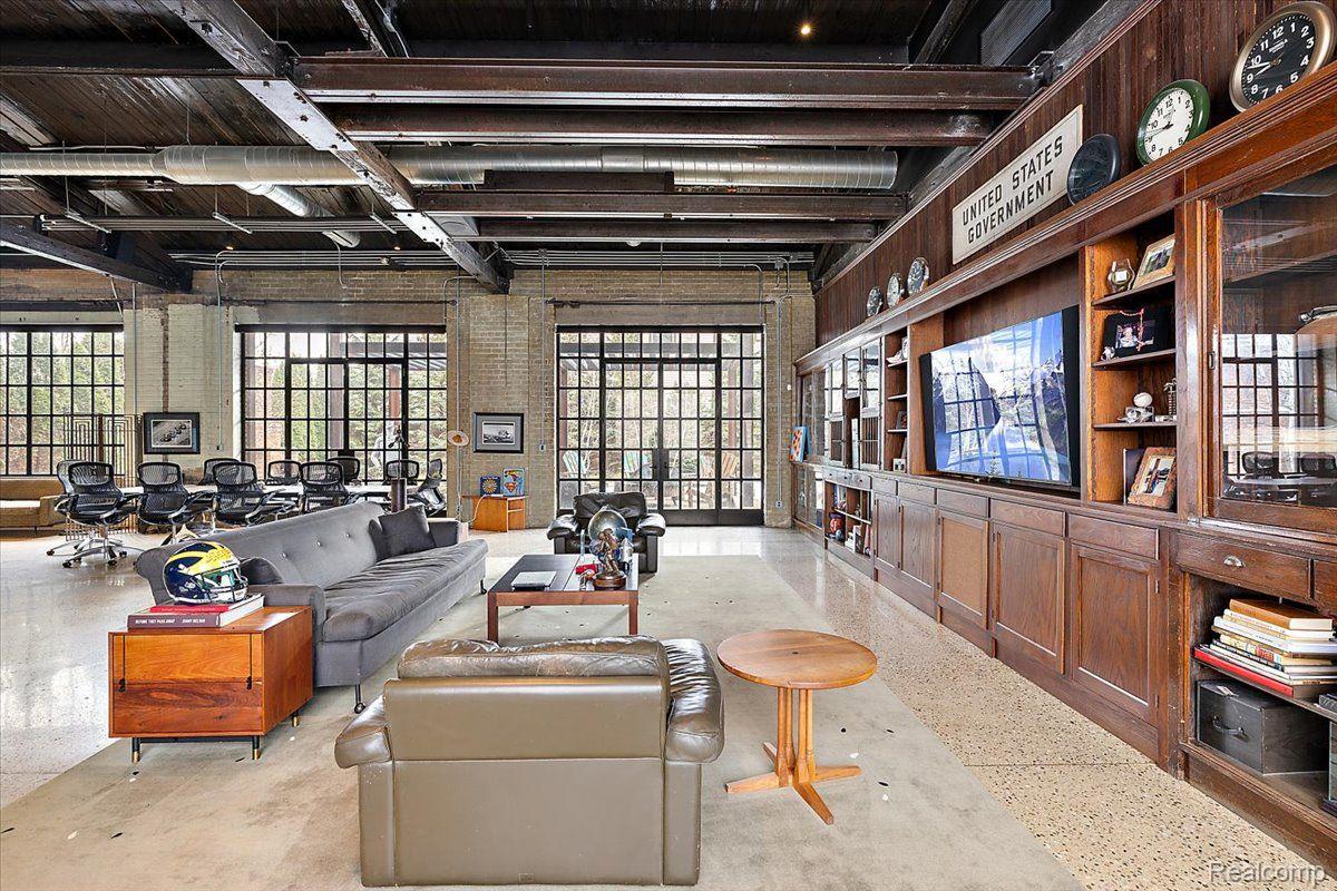 5137 Trumbull Street