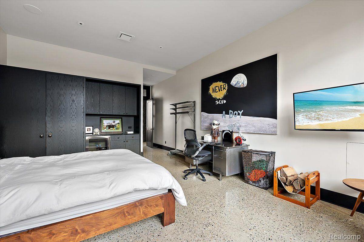 5137 Trumbull Street