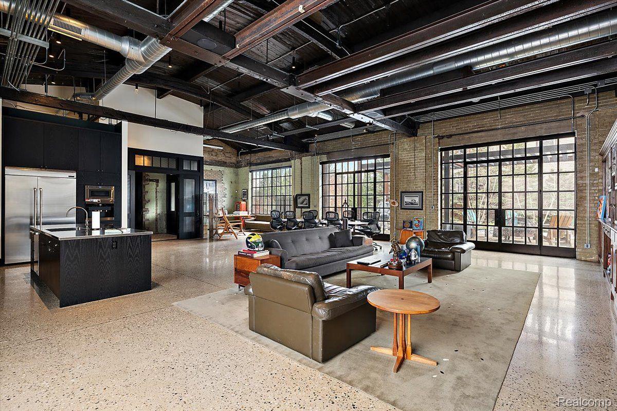 5137 Trumbull Street