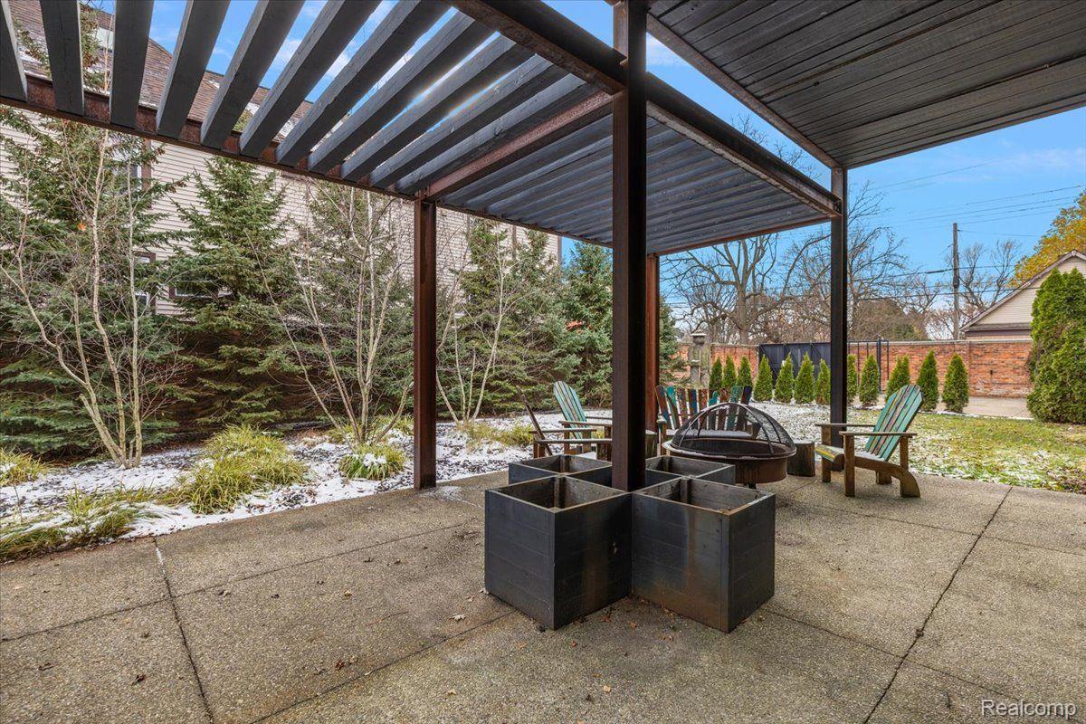 5137 Trumbull Street