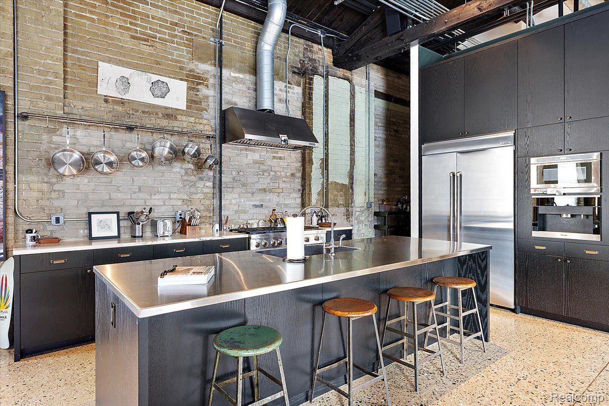 5137 Trumbull Street