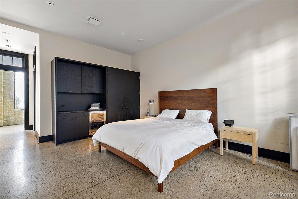 5137 Trumbull Street