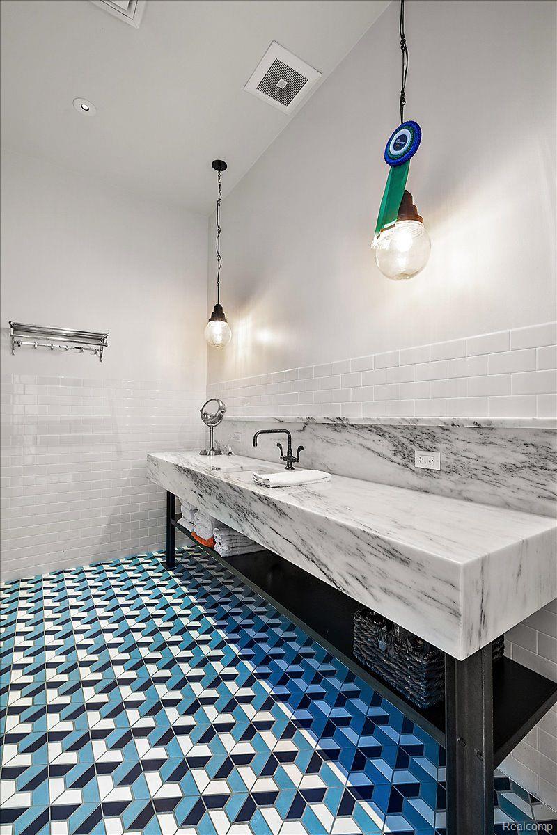 5137 Trumbull Street