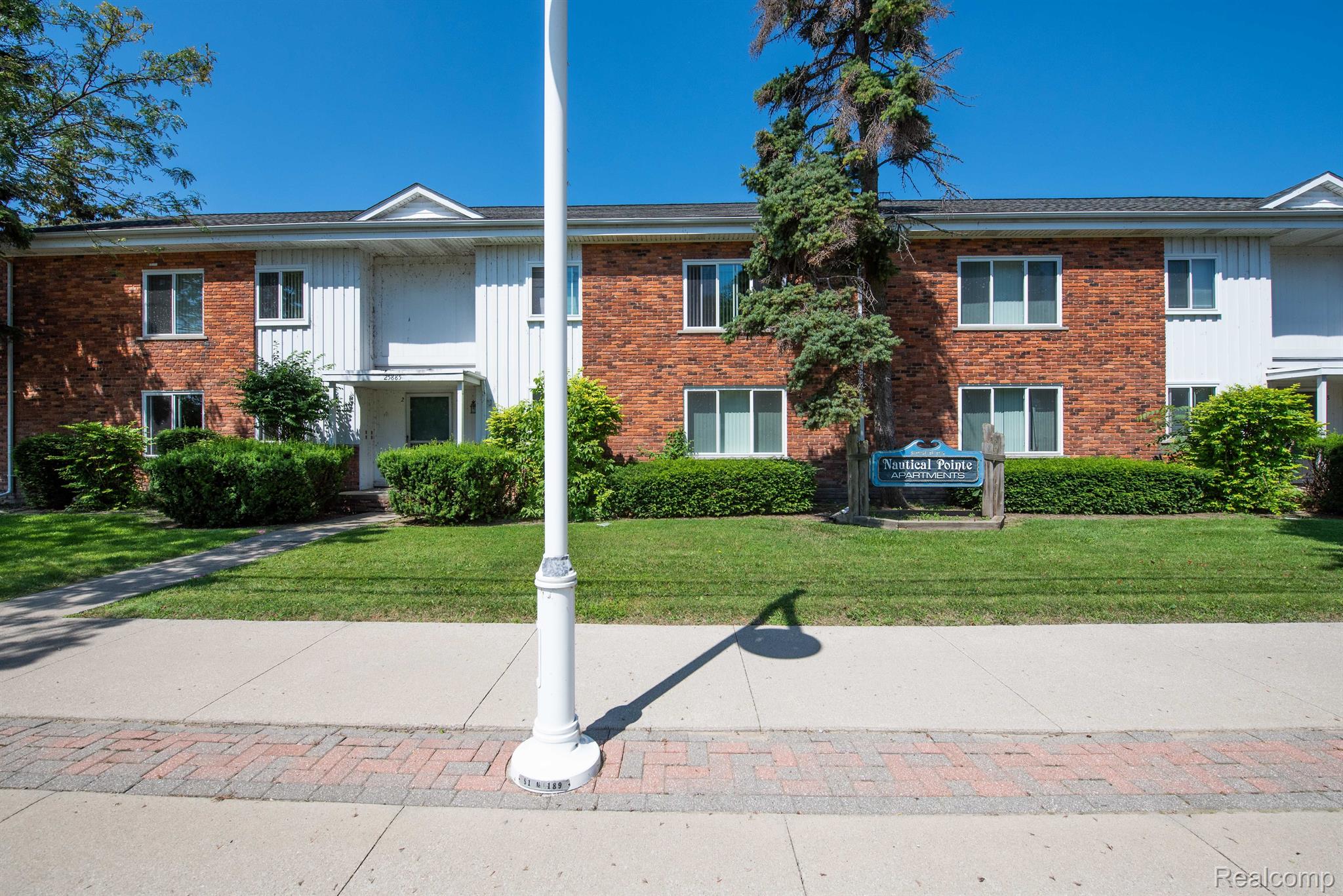 25885 Jefferson Avenue #8