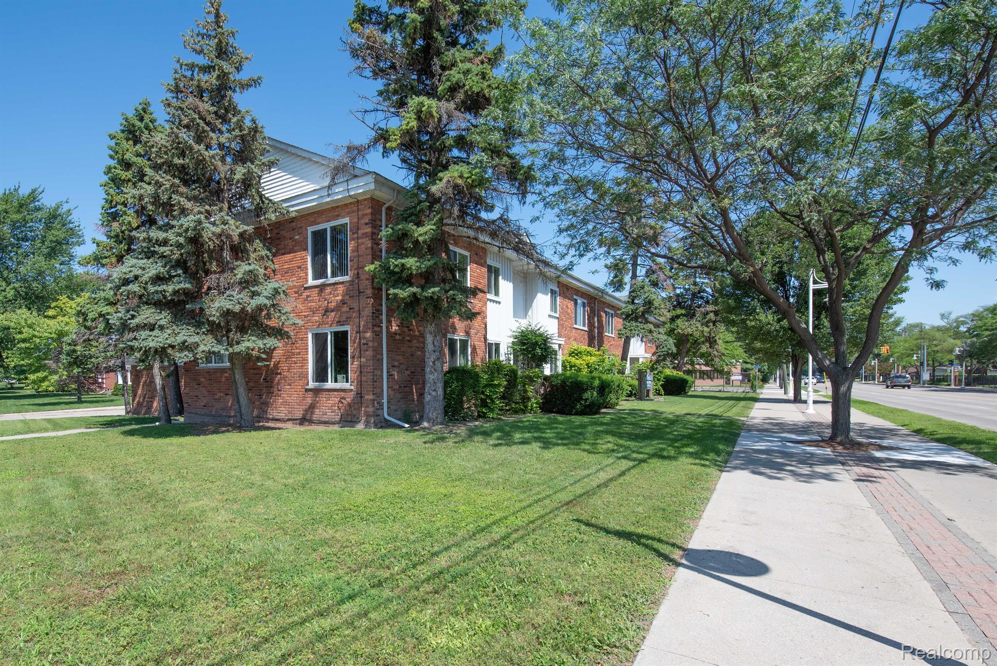 25885 Jefferson Avenue #8