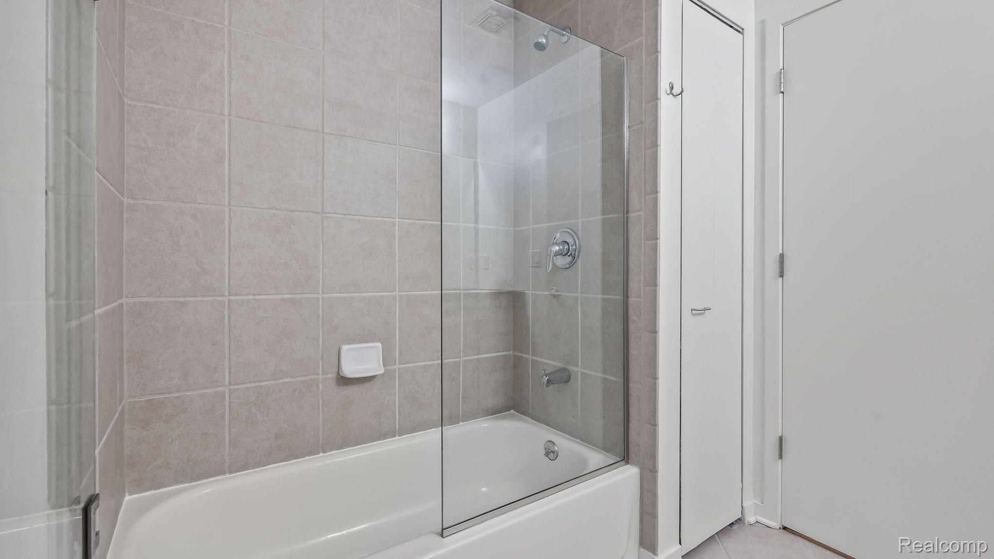 101 Curry Avenue 202