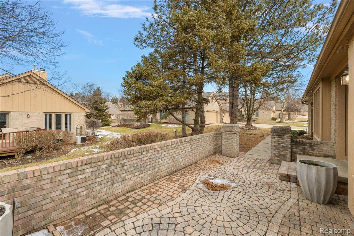 5853 Dawn Ridge Drive