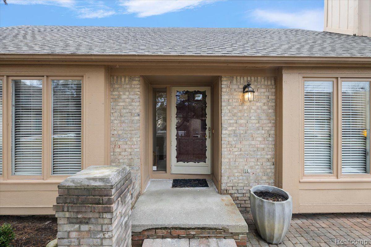 5853 Dawn Ridge Drive