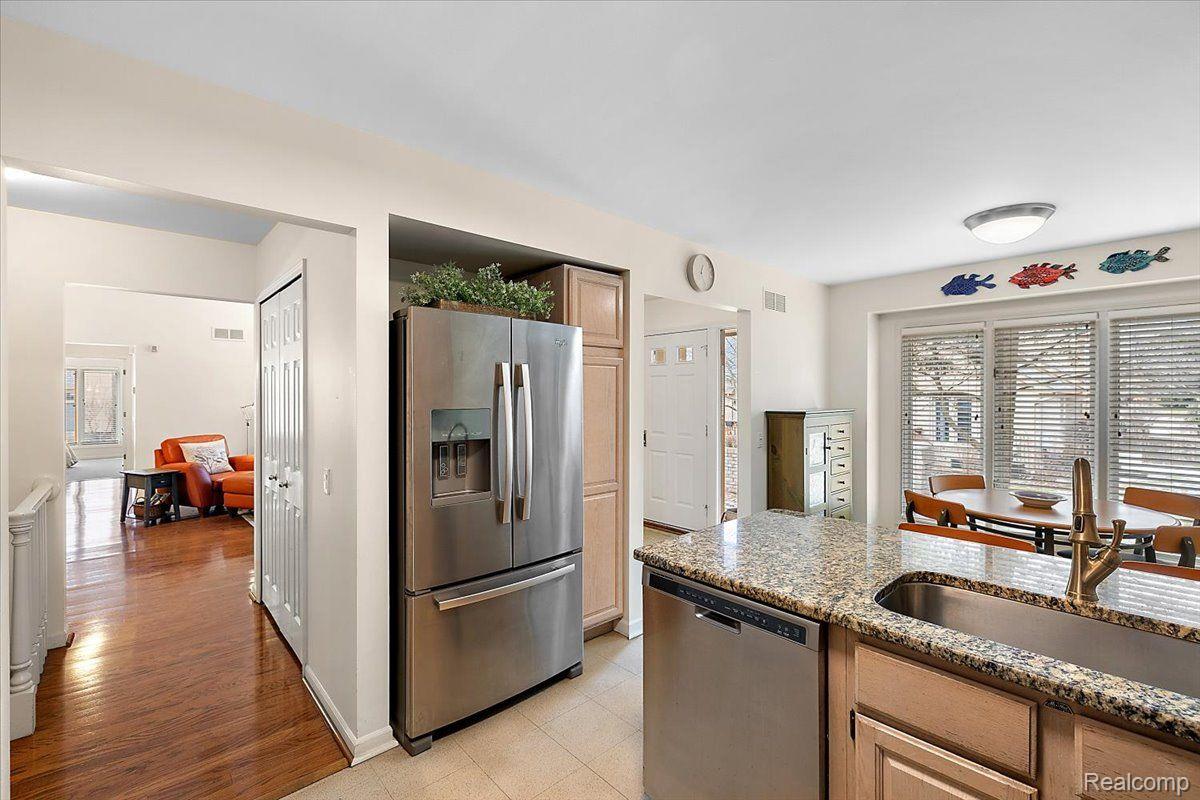 5853 Dawn Ridge Drive