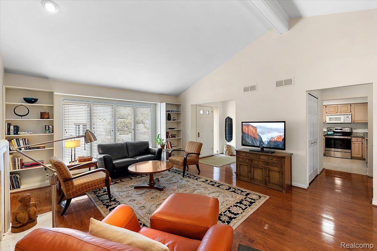 5853 Dawn Ridge Drive