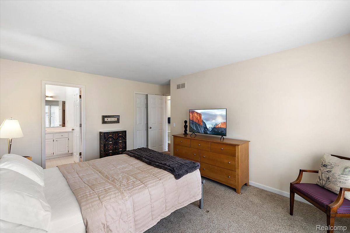 5853 Dawn Ridge Drive