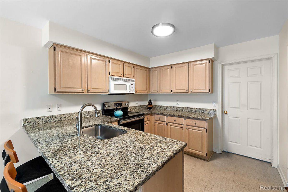 5853 Dawn Ridge Drive