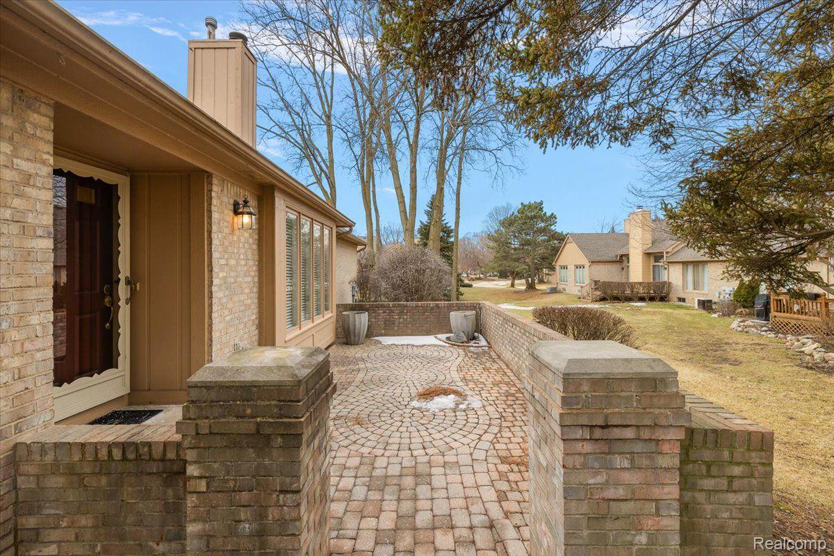 5853 Dawn Ridge Drive