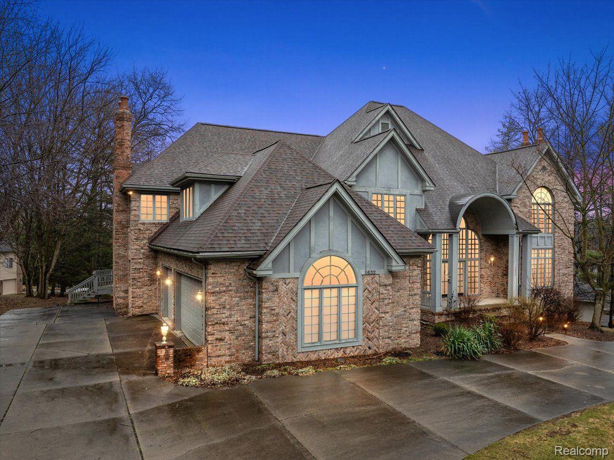 1632 Scenic Hollow Drive