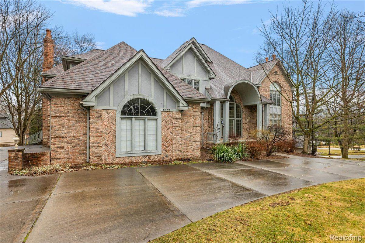 1632 Scenic Hollow Drive