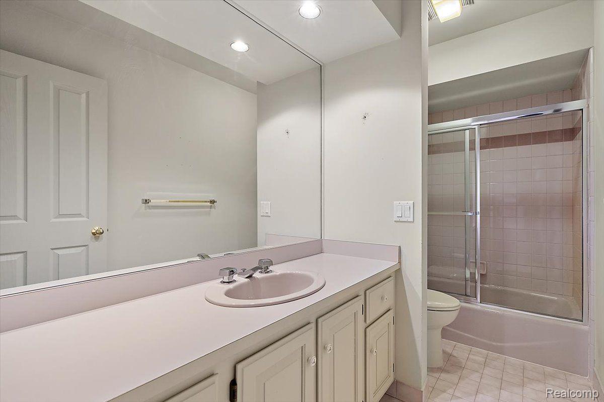 1632 Scenic Hollow Drive