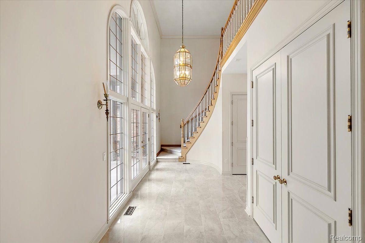 1632 Scenic Hollow Drive