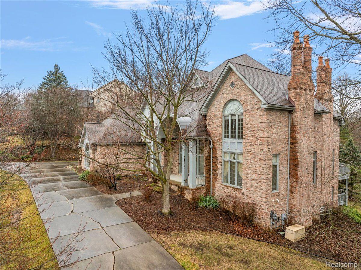 1632 Scenic Hollow Drive