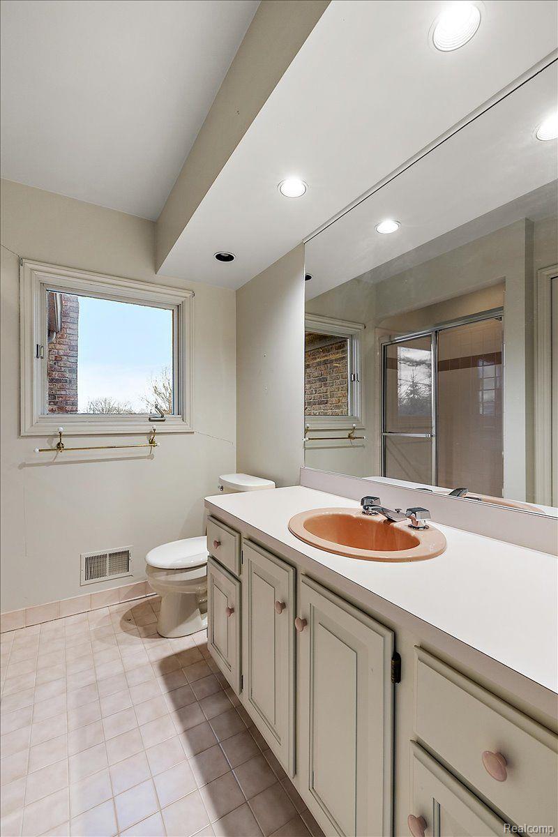 1632 Scenic Hollow Drive