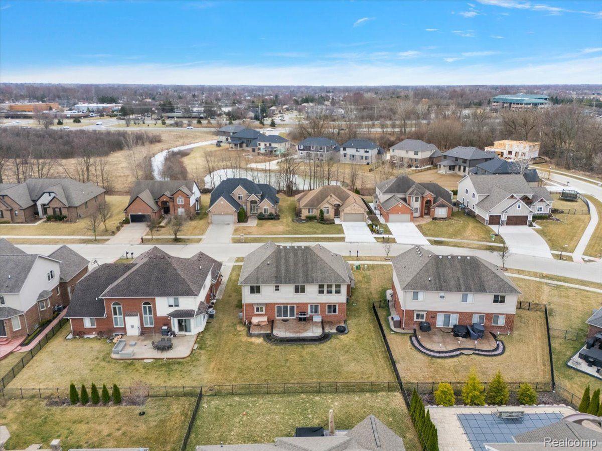 19371 Hudson River Drive