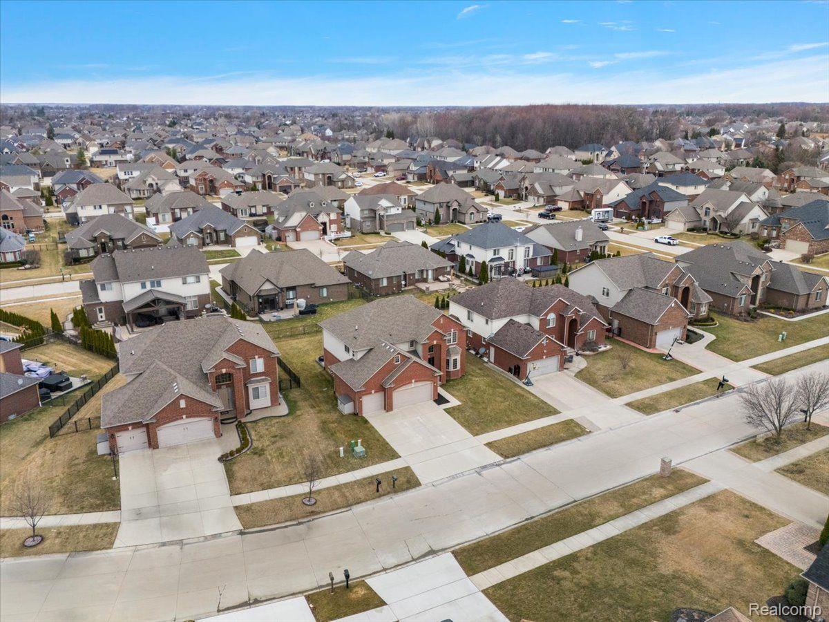 19371 Hudson River Drive