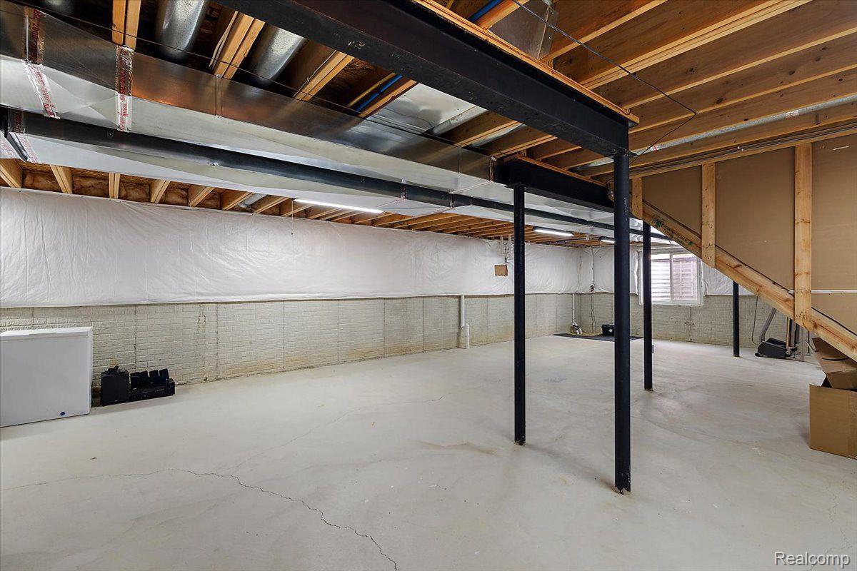 19371 Hudson River Drive