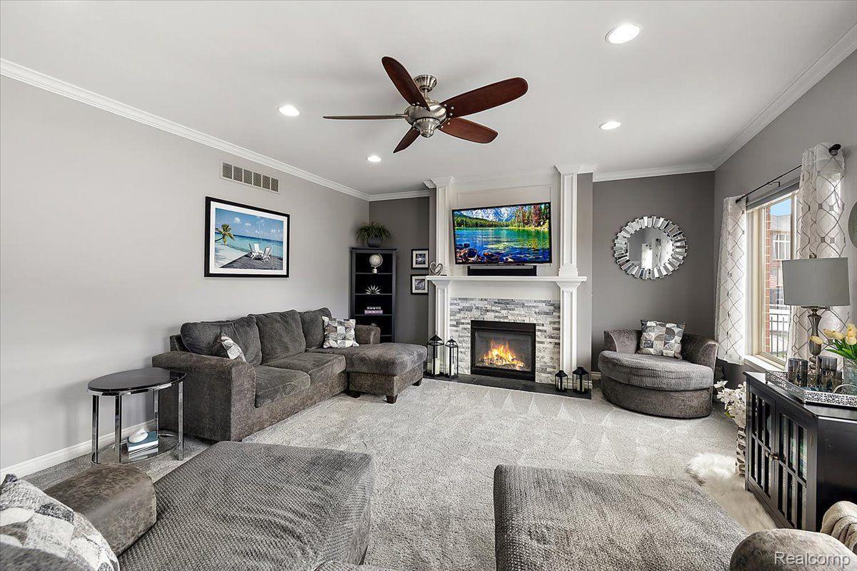 19371 Hudson River Drive