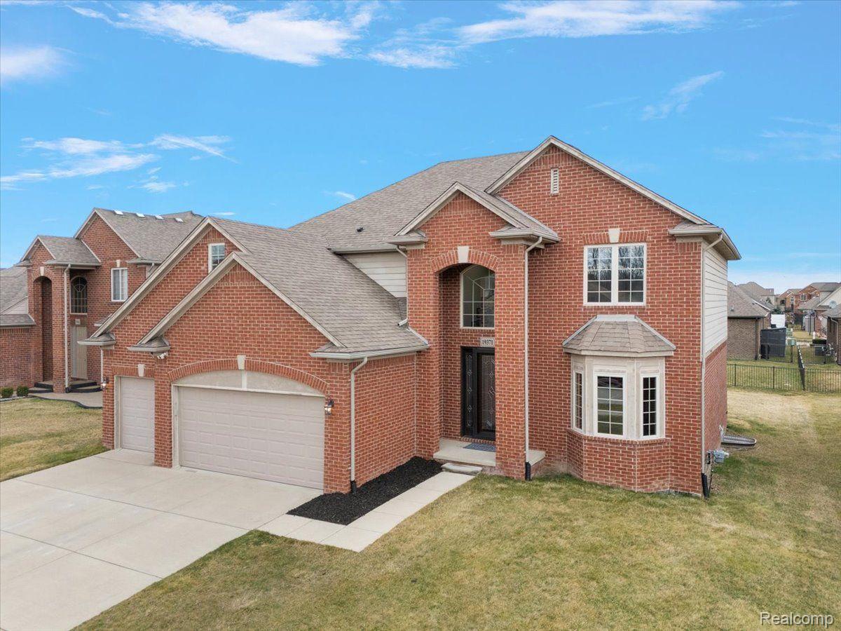 19371 Hudson River Drive