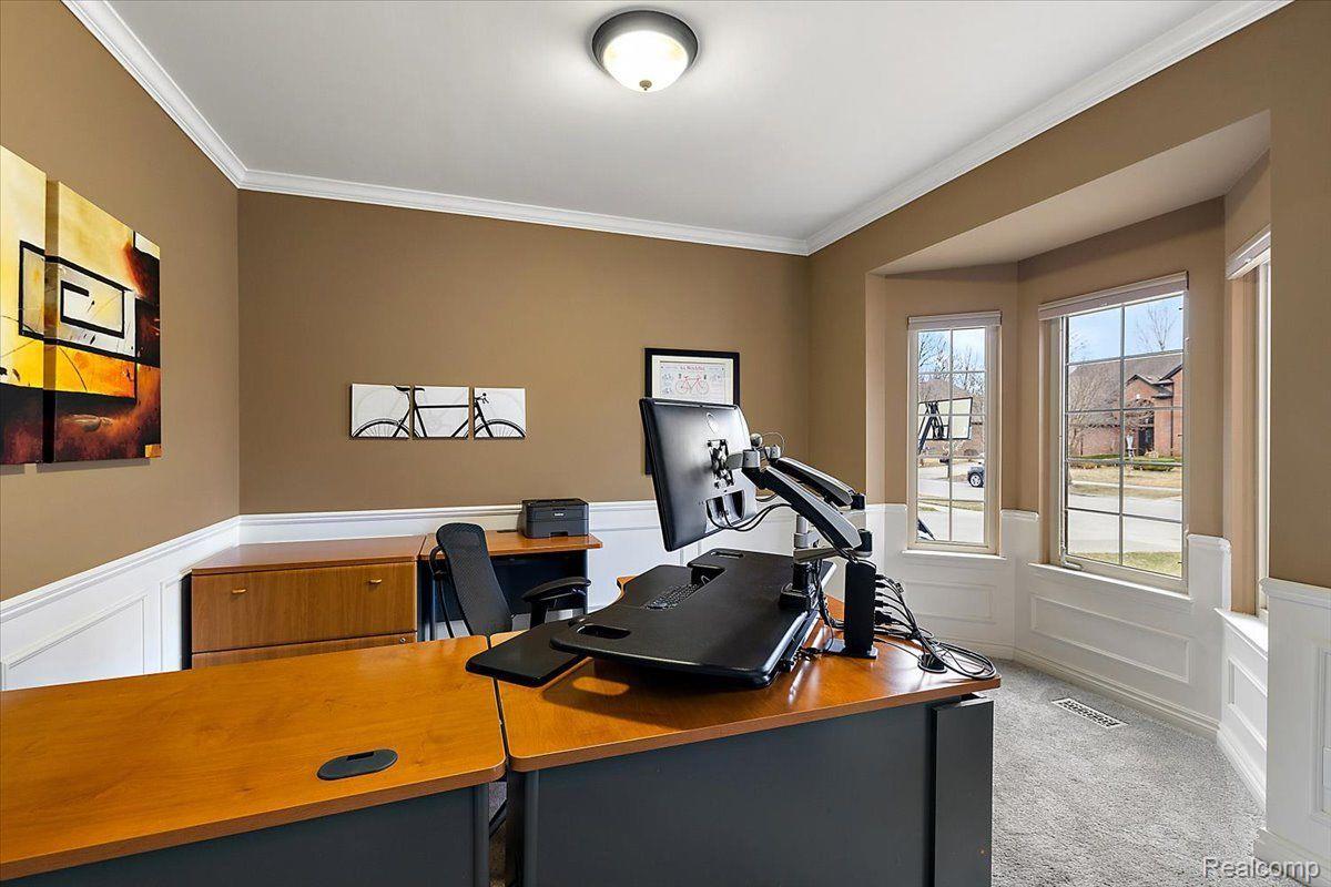 19371 Hudson River Drive