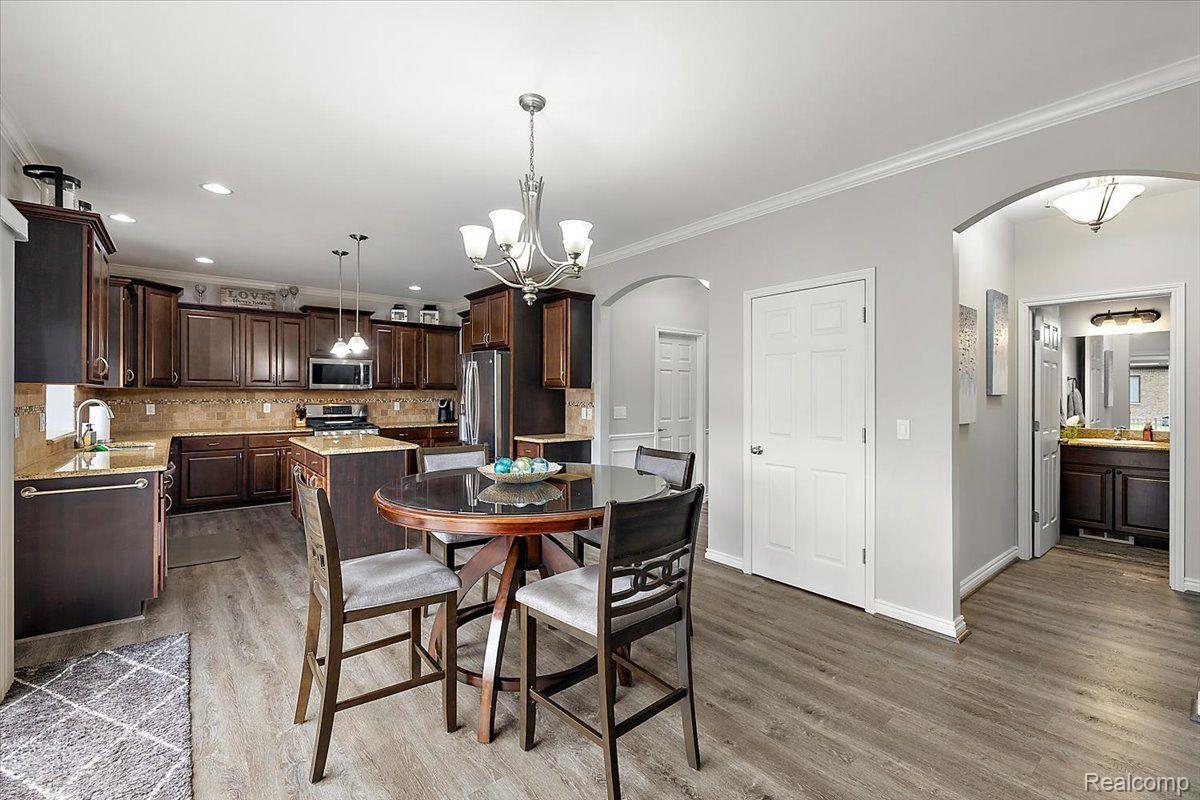 19371 Hudson River Drive