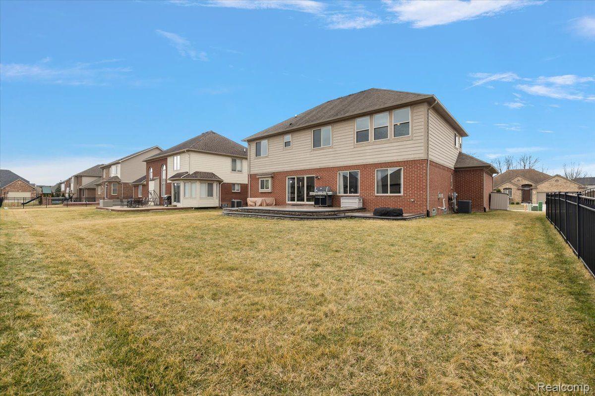 19371 Hudson River Drive