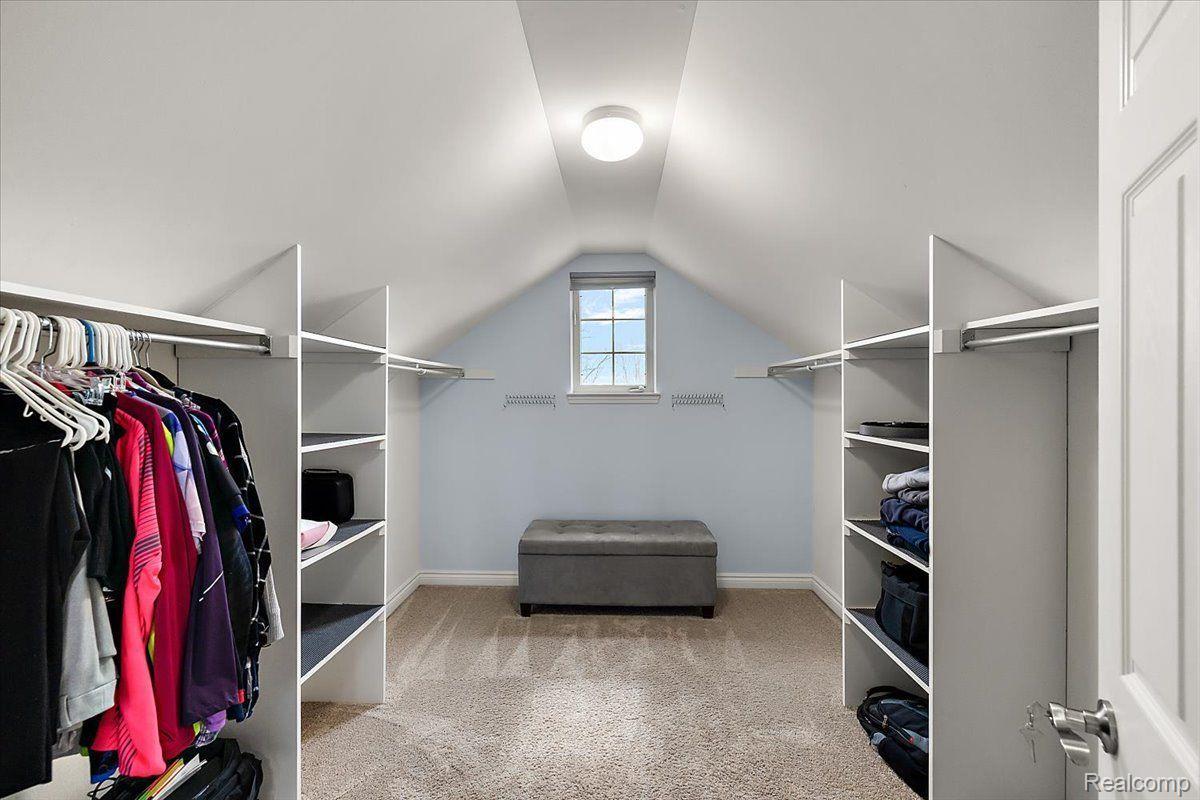 19371 Hudson River Drive