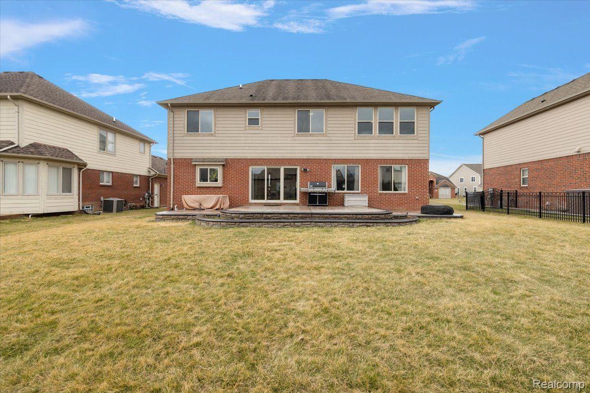 19371 Hudson River Drive