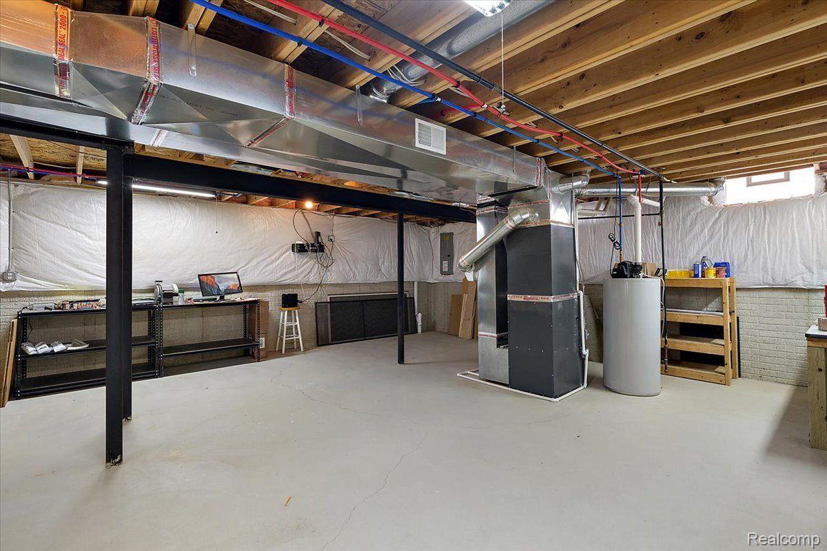 19371 Hudson River Drive