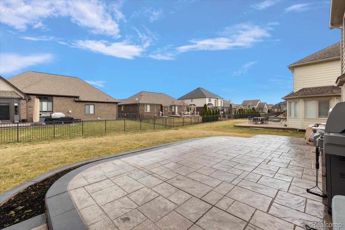 19371 Hudson River Drive