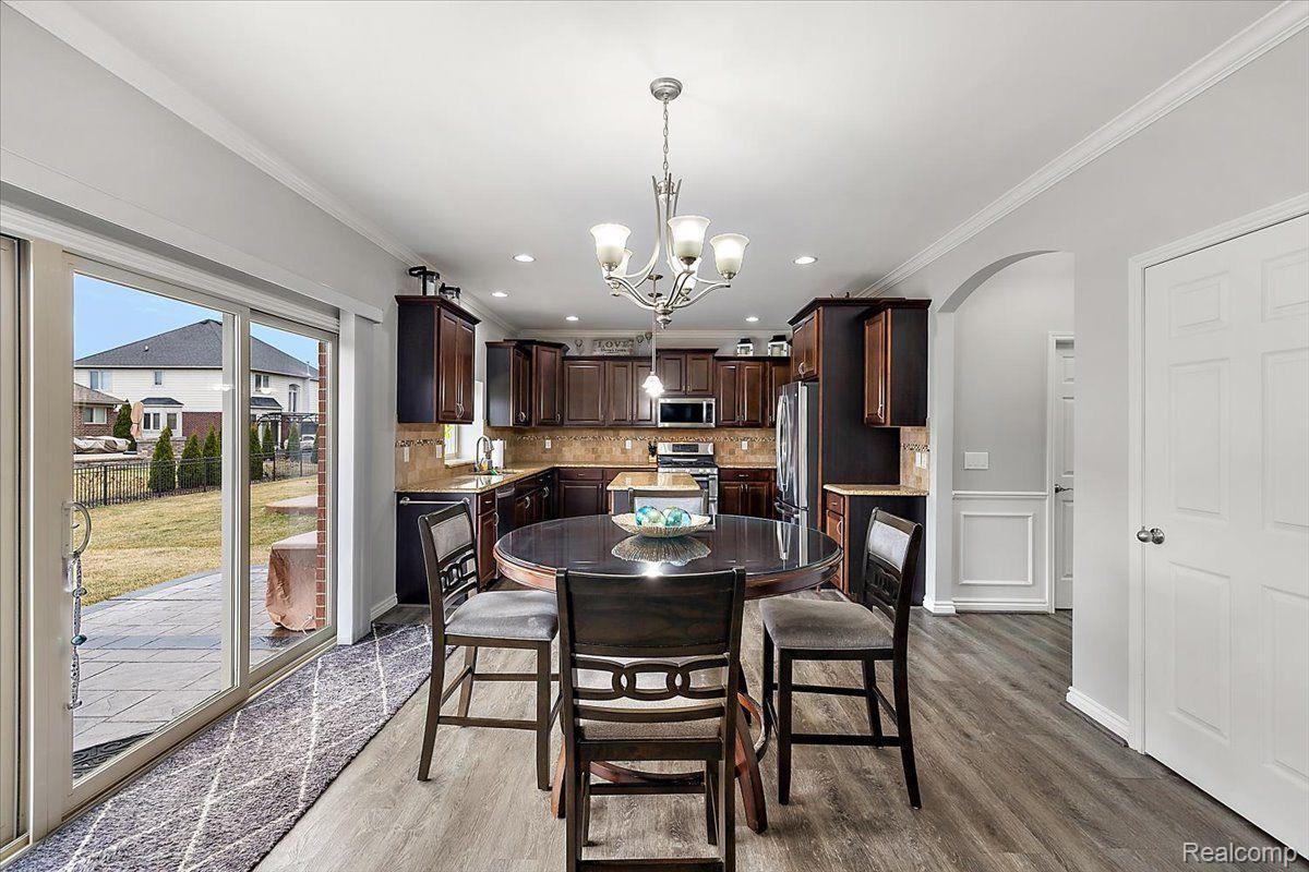 19371 Hudson River Drive