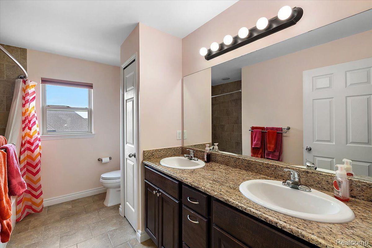 19371 Hudson River Drive