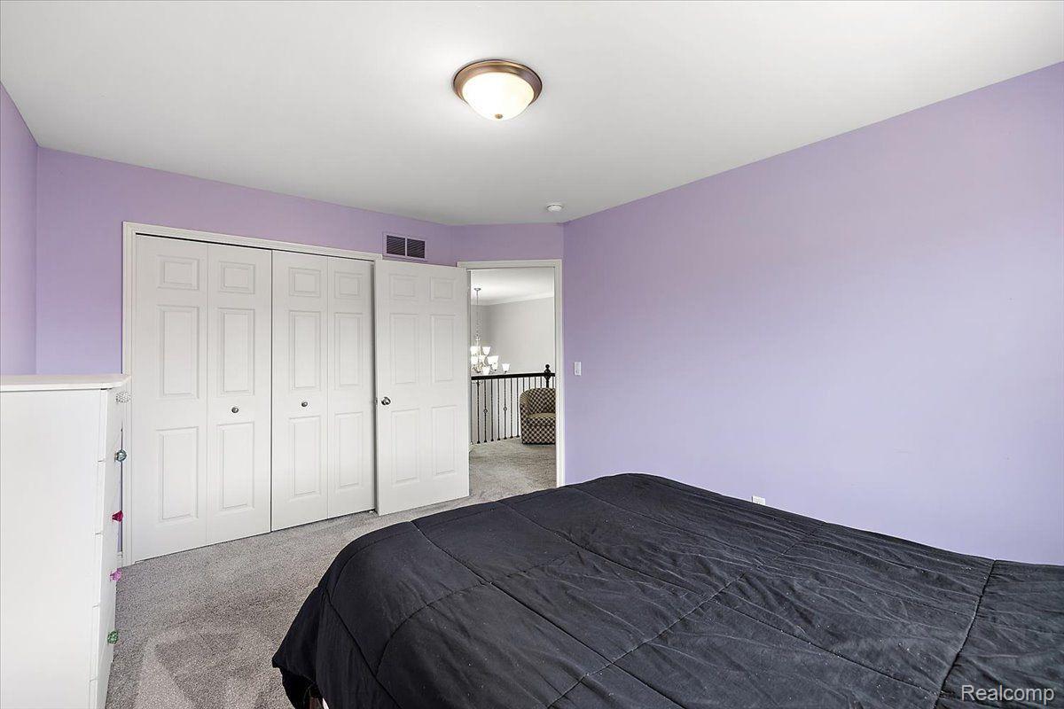 19371 Hudson River Drive