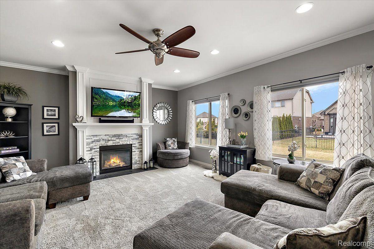 19371 Hudson River Drive