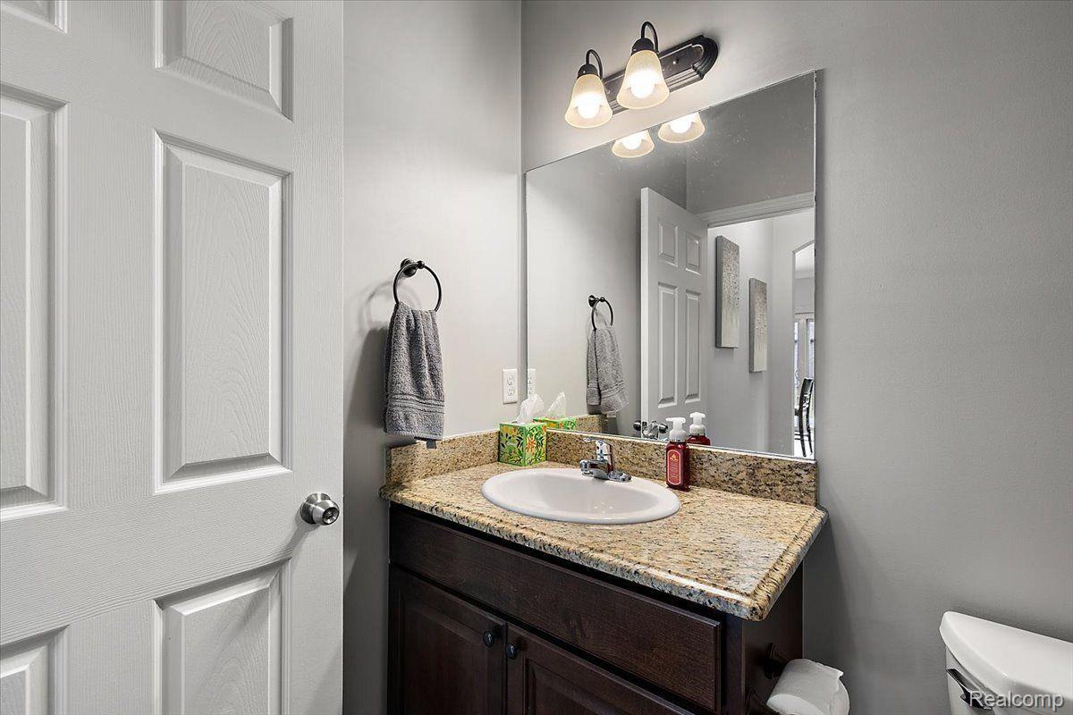 19371 Hudson River Drive