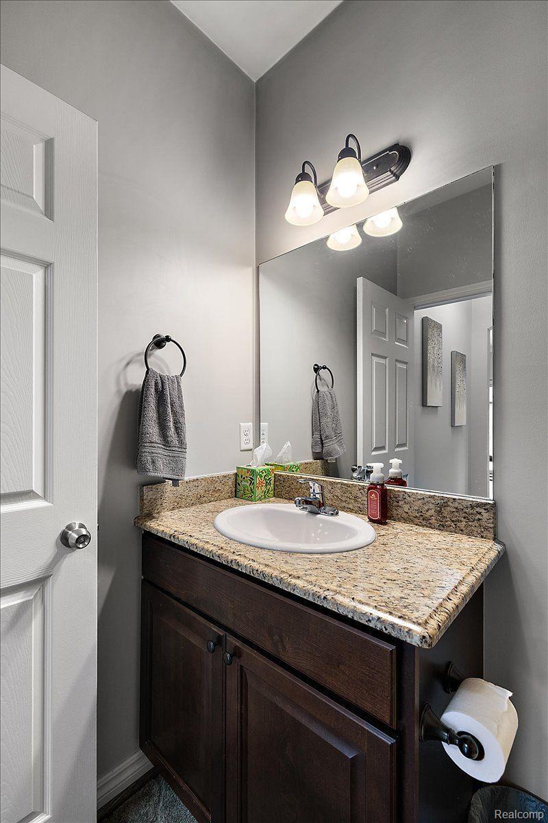 19371 Hudson River Drive