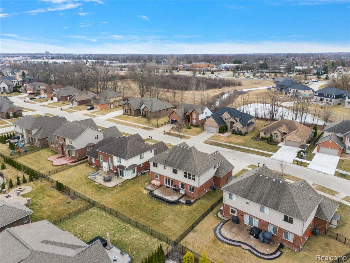 19371 Hudson River Drive